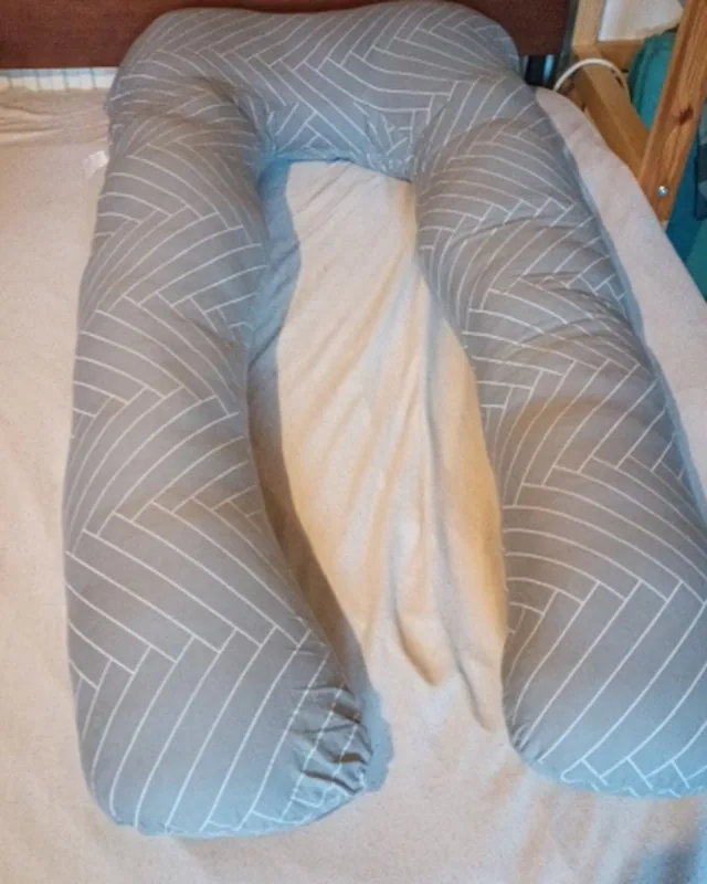 The Pregnancy Pillow U-shaped pregnancy pillow, photographed by a buyer in France